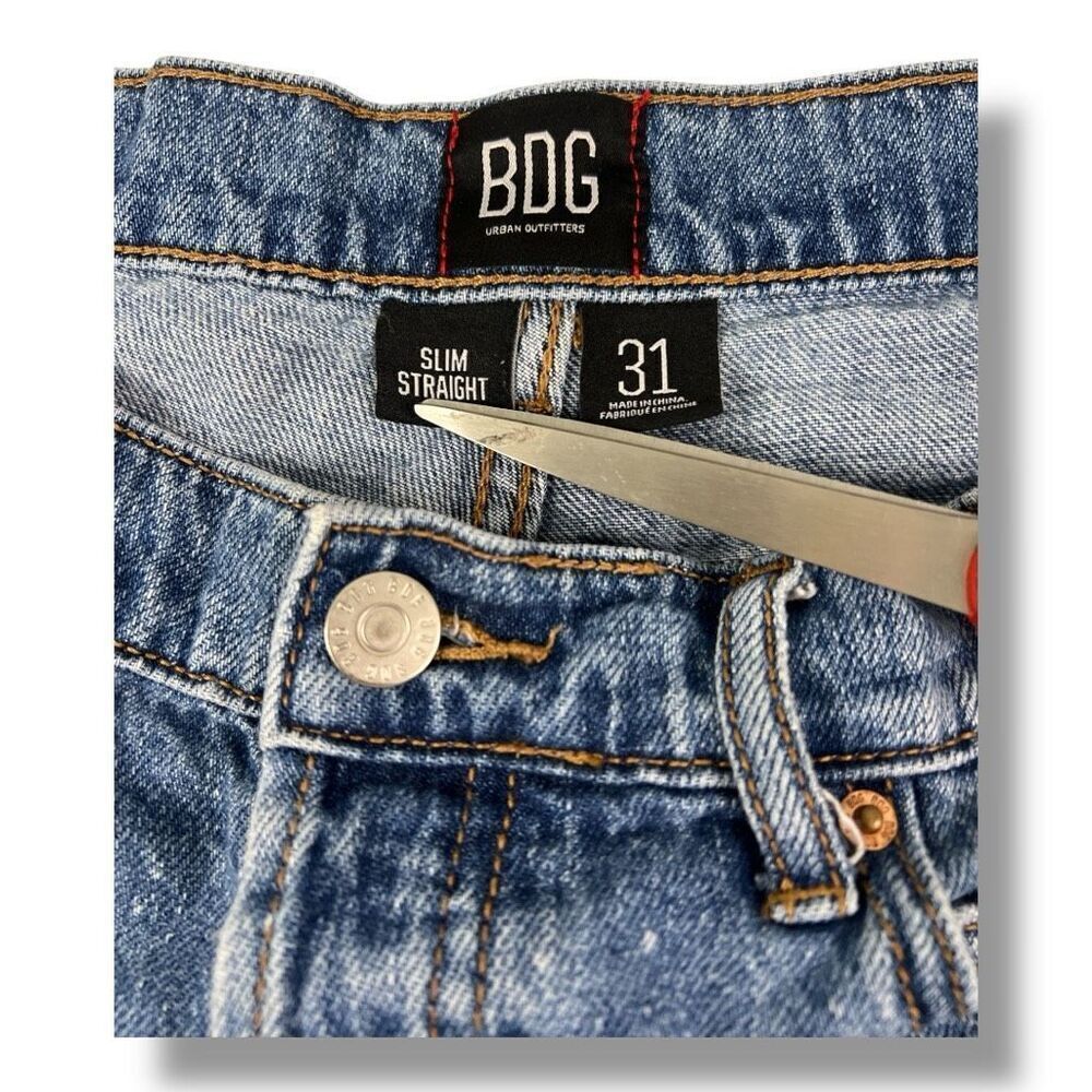 BDG Slim Straight Cut Off Button Fly Jean Shorts Size 31 - Picture 6 of 6